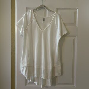 Cutest  white high low layered top pique large mix fabric